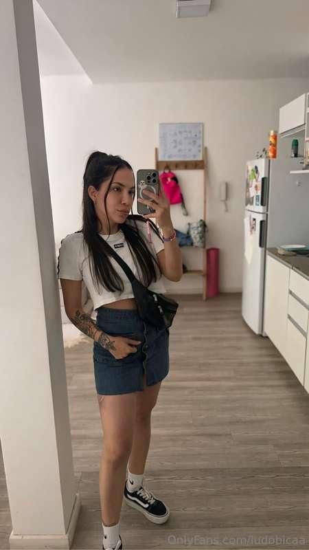 Mom is going to have an ice cream 🍦 leave her a tip here so ..