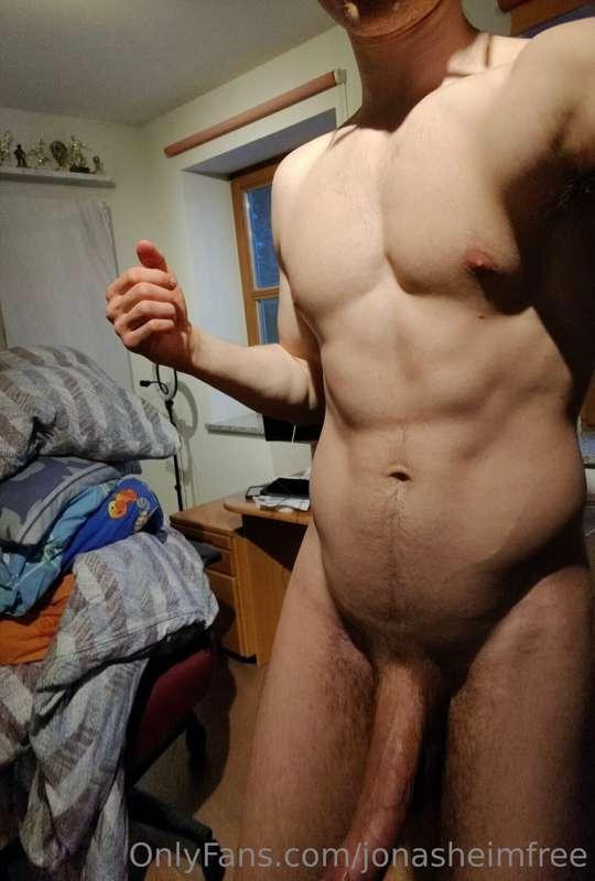 My premium page which even includes my cum videos is: Onlyfa..