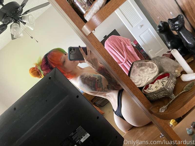 Morning selfies! Finally got my internet so extra goodies co..