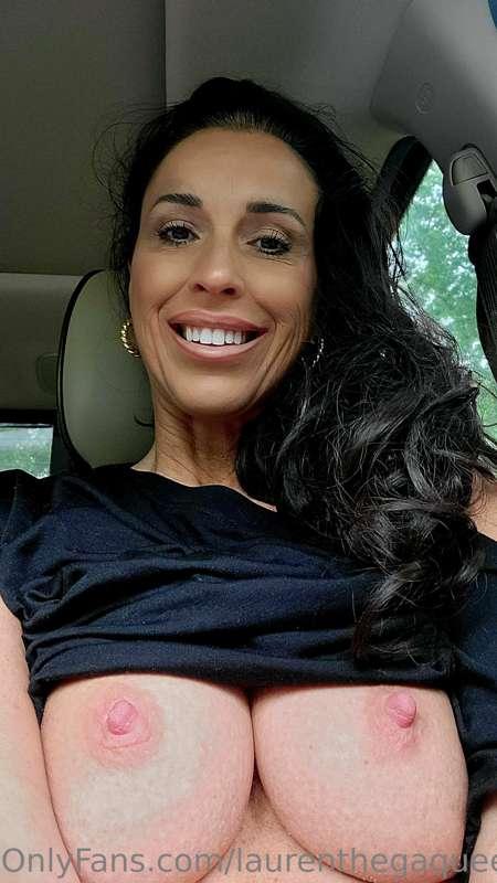 It's FRIDAYYYYYYYY!!! 💋

I'm OFF WORK for the weekend!!!

Me..