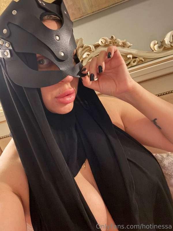 😈