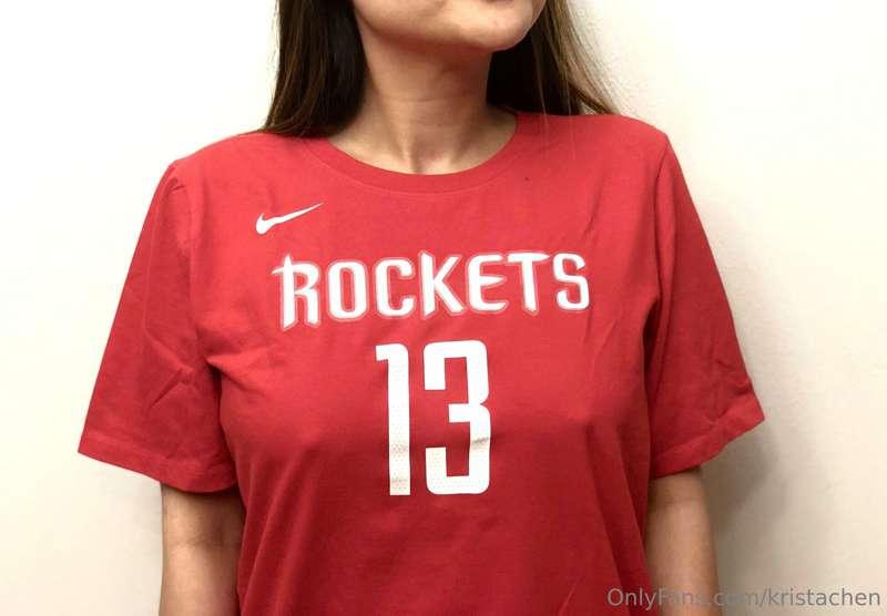 rockets vs grizzlies tonight

see my hard nipples in the nex..
