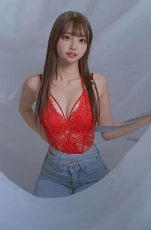 seems like red lingerie is more popular than white one🤭💓