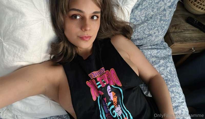 Peek a boo 🫣 Do you want them to come out? Send me a DM ;) 