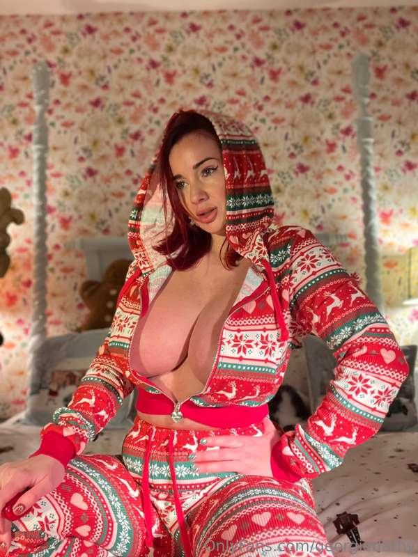 Good Morning ya Festive Cunts! Happy Christmas! 🎄🎁🦌🎅🏻🤶🏻🍪❄️ 🛷..