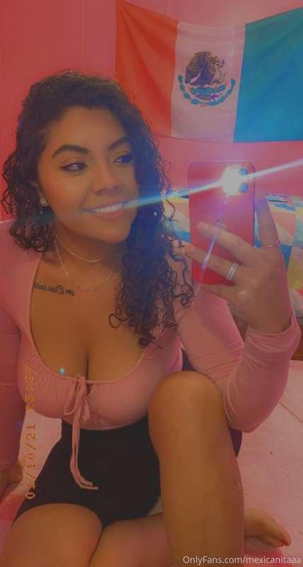 message me lovelys :)