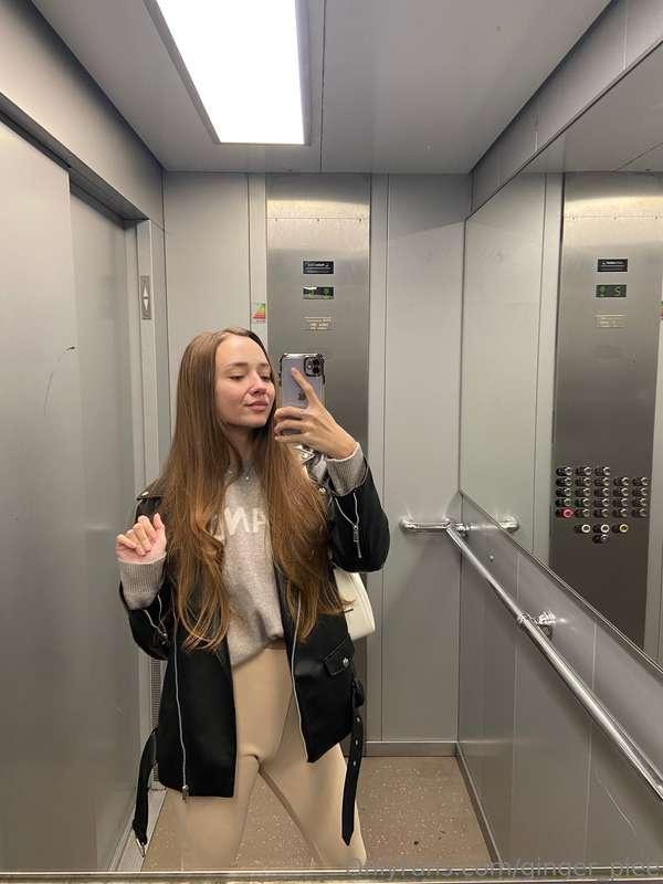 I overslept a little, so I'm doing my workout in the elevato..