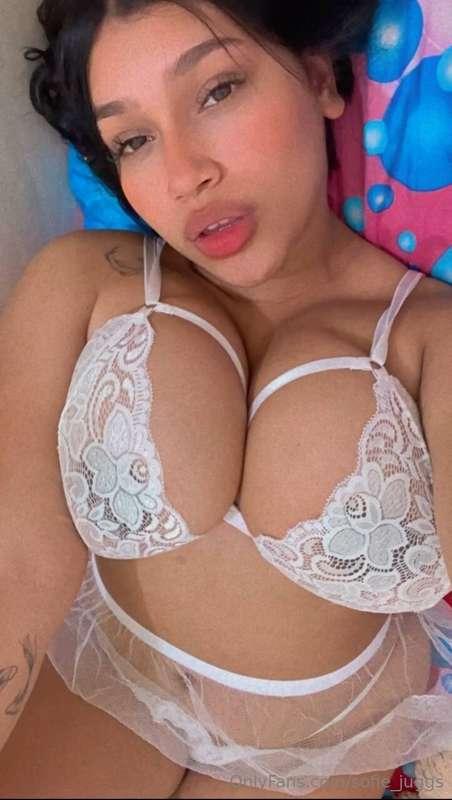 I just wanna be playful and sexy 🔥