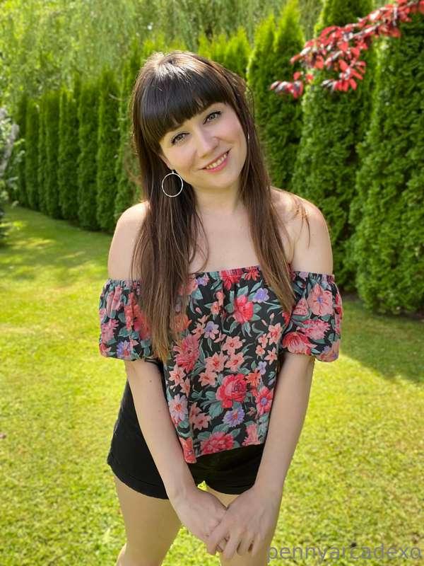 At a summer birthday party and took some sneaky shots. 🍑🌿🌸