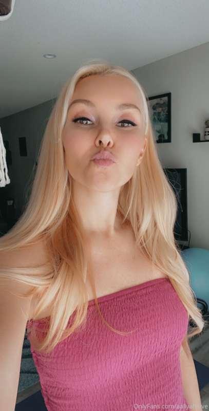 Sunday deals are available! Ask me 💋 