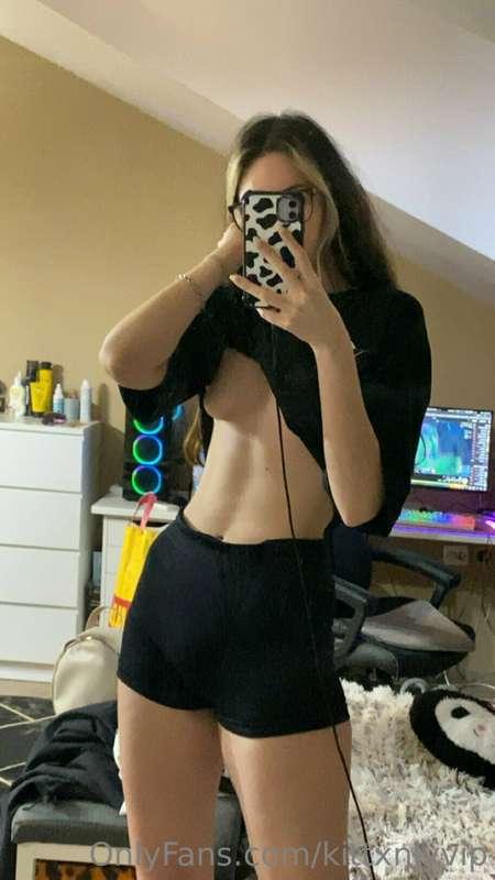 just some ab pics :3 wanna lick?