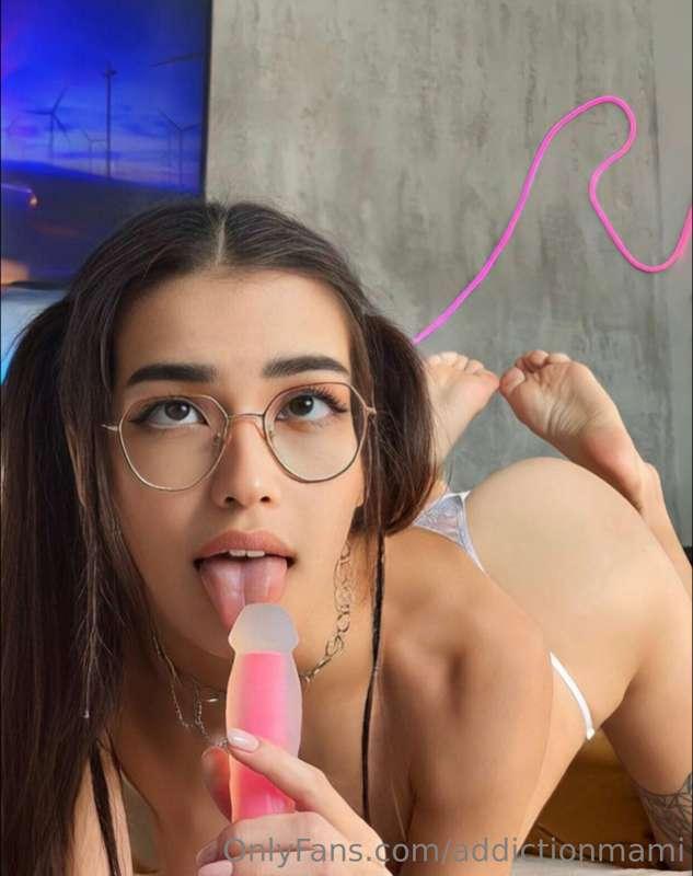 🎀FREE SUBSCRIPTION🎀
Sweet and gentle, but also terribly sexy..