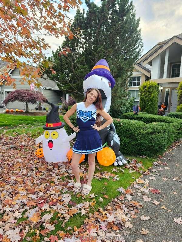 Happy Late Halloween 🎃 🤪 
I'm so happy my junior high cheer ..