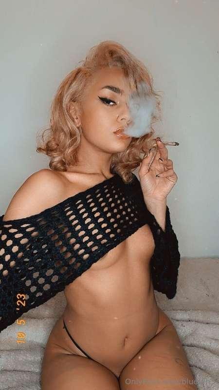 Got a smoking fetish shoot tomorrow! Cant wait 🥰 Do you find..