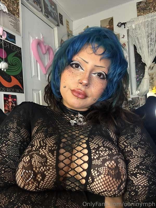 Do you like my titties? 🤭