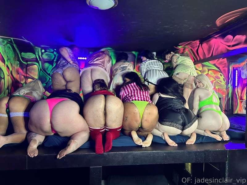 Who’s excited to see this orgy??? I can’t wait for it to go ..