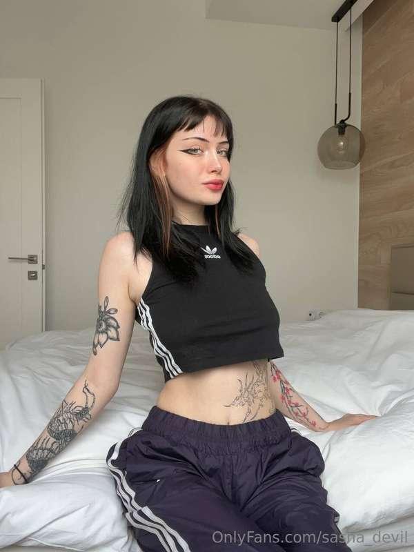 Break the rules with me😈