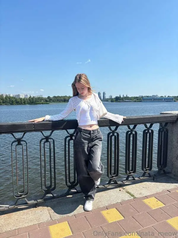 I love oversize jeans so much 😋#ai