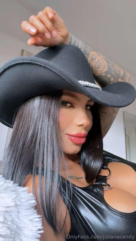 Your favorite cowgirl😈