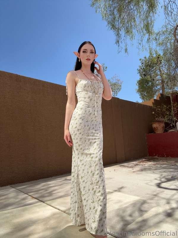 Do you see a geek or a goddess?