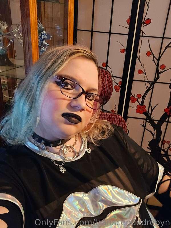 What if you had a trans goth mommy?