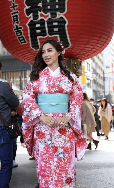 Throwback! 🎌 Have you been to Japan before? 😍