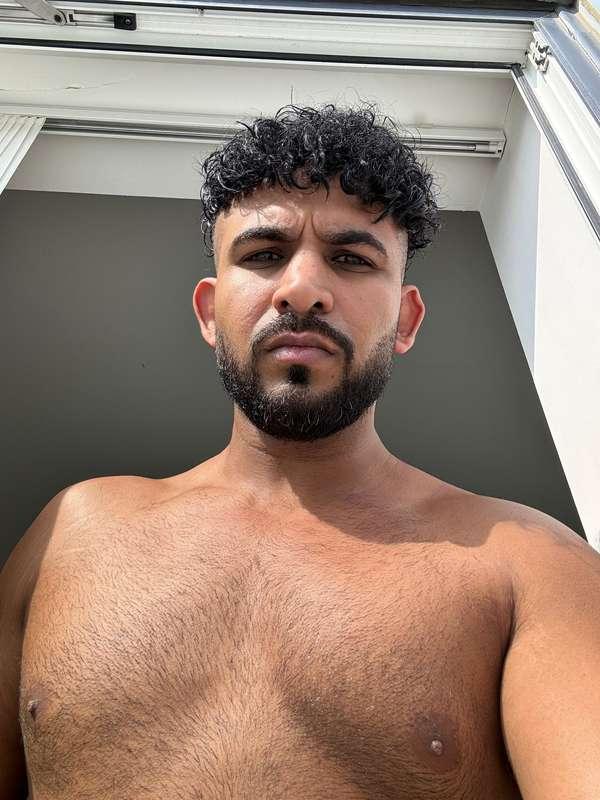 Need a fag to fuck! 😈