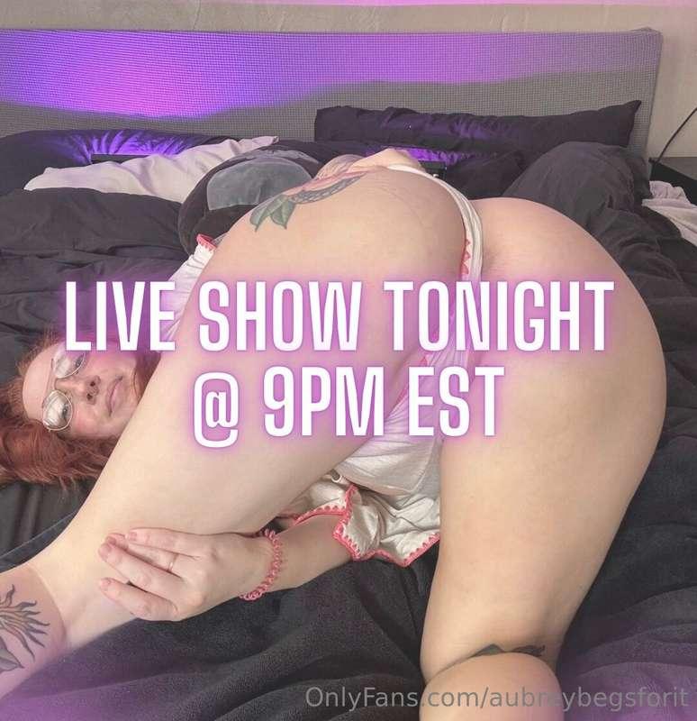 I’ll see you tonight at 9pm 👀 