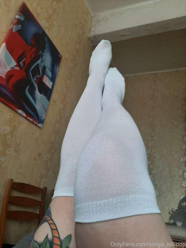 i have a beautiful feet🤤and can show you it on my videos bab..