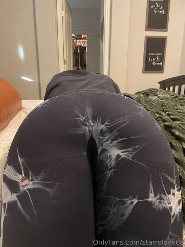 I’m ready for you to tear these yoga pants off me daddy 🍑 🍆 ..