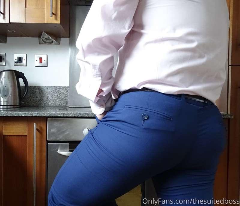 thesuitedboss image #0