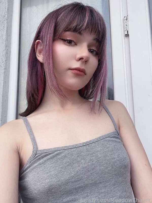 I like to meet the sunrise on the balcony :3

#teen #petite #young #18 #egirl #cute #babyface