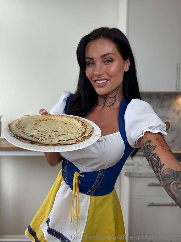 Would you like to learn how to make these swedish pancakes? ..