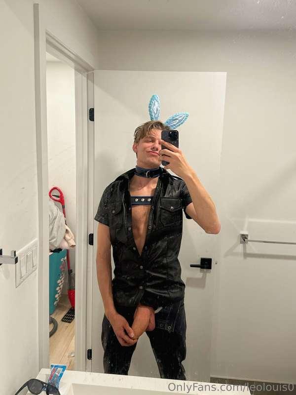 Happy late easter from your hung bunny 🤪🤪🤪