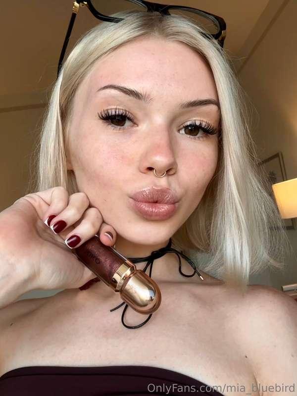 Want to see the continue of this set and my full look? 🤔😏 GO..