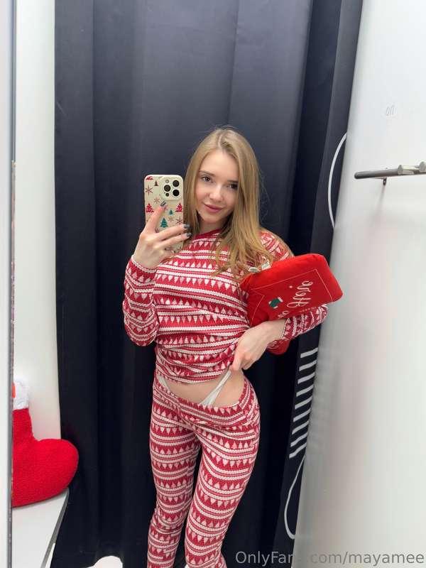 Look how cute these pajamas are on me 🤍So love all these coz..
