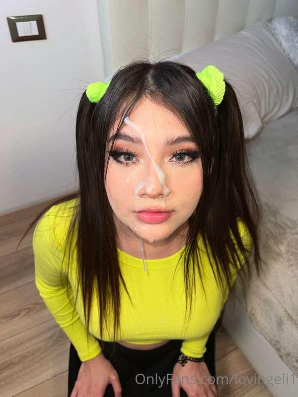 The best complement to my makeup is always cum 💚😋