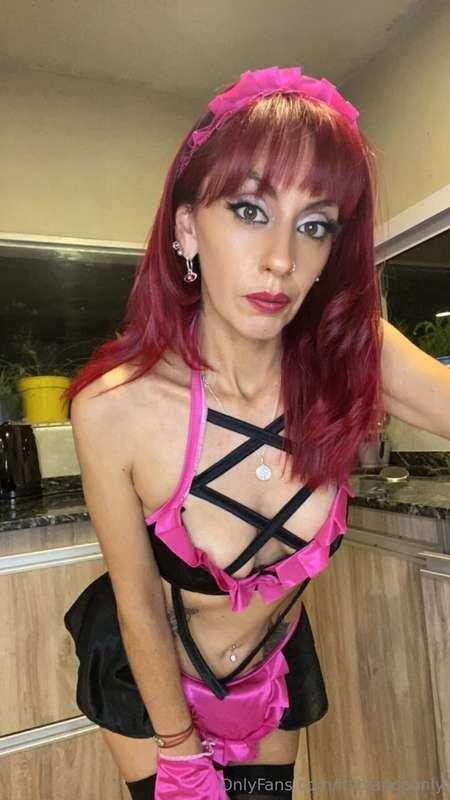 do i look like someone who can fulfil your fantasies? 💋