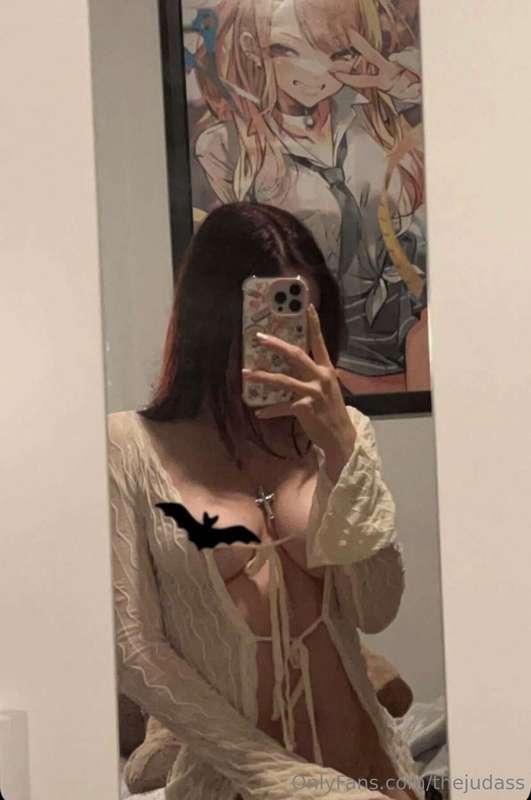 Anyone would like a vampy girlfriend?