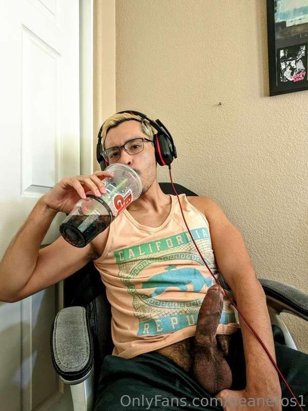 would ya hang in big bros room?