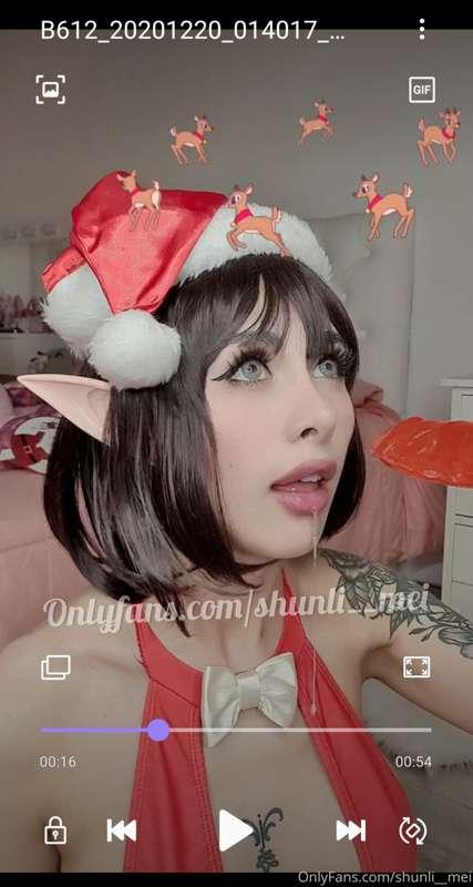 sucking Santa's penis💦