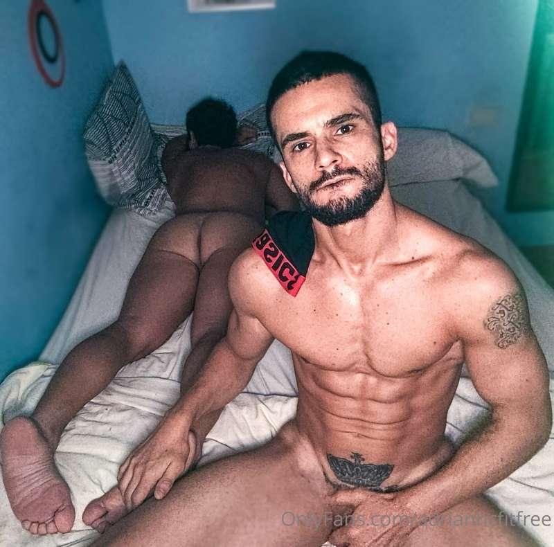 🥵me and @jackson_pole  got very hot at night🌡️⭐💤