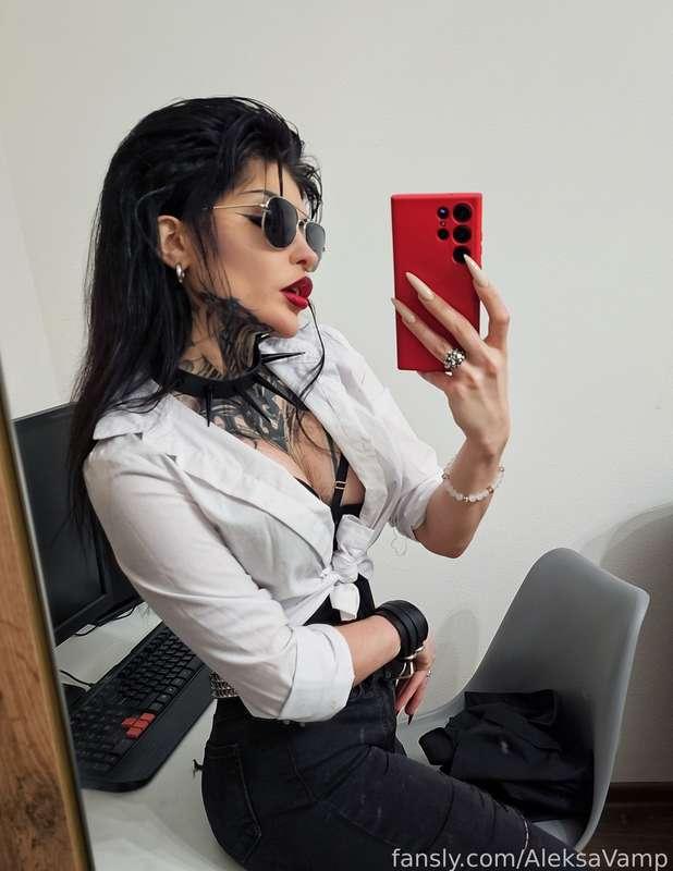 Baby, have you already done your homework for today?👀 Or I'll have to scold the naughty boy😈


#fyp #strapon #petite #body #naughty #tattoo #gamer #sexy #mistress #femdom #pussy #footfetish #domme #mommy #goddess #boobs #butt #switch #facesitting #ass #boss