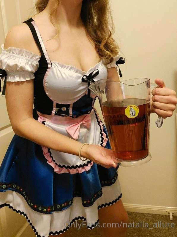 Jugs AND jugs! Thirsty? 😜