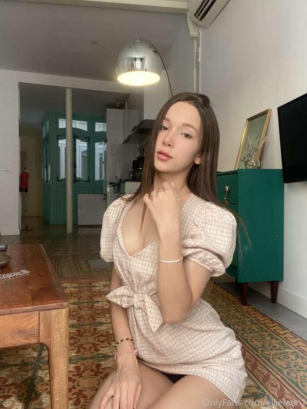 Feeling pretty in this dress 😇🥰
