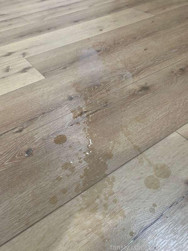 Spraying a HUGE load all over my floor! Can you count how many spurts of cum there was?

#fyp #cum #cumshot #hyperspermia #hugeload #massive #load #cumblast #cumfetish #male #solo #moan