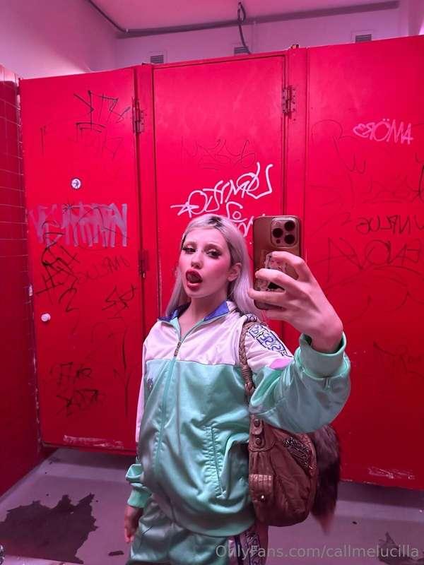 Sono sempre nei bagnetti a fare cose..🤭