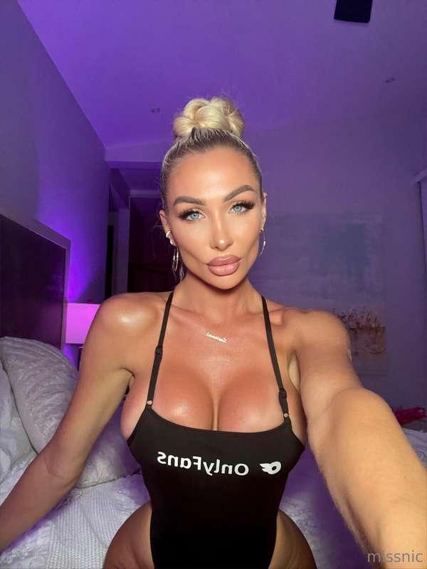 Late night fun going down in your DMs 🥵🔥 ready?