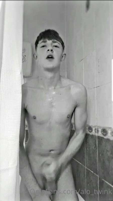 alo_twink image #0