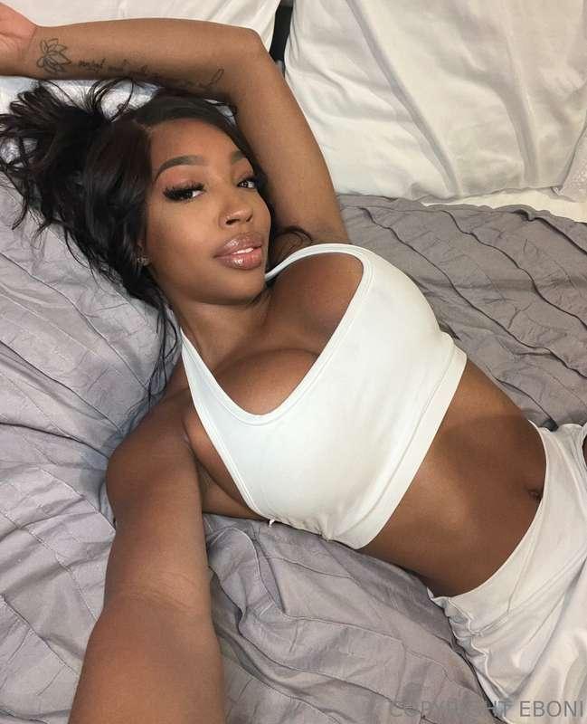 Cum lay with me, I want to fulfill your fantasy today 💦
